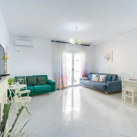 Lungomare Seaside Vacation Home Вльора Екстер'єр фото