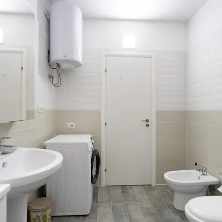 Lungomare Seaside Vacation Home Вльора Екстер'єр фото