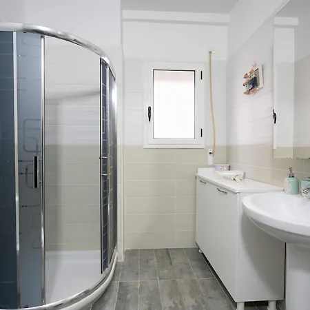 Lungomare Seaside Vacation Home Вльора Екстер'єр фото